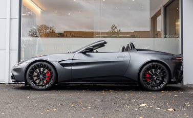 Aston Martin V8 Vantage ROADSTER 3