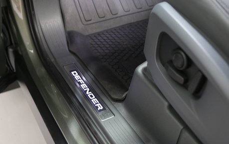 Land Rover Defender D300 X-dynamic HSE - Air Suspension and Electric Tow Bar 20
