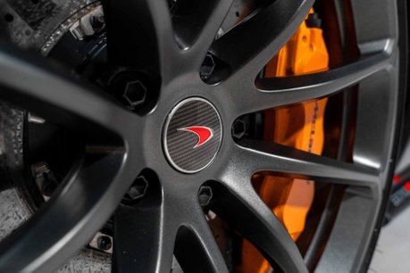 McLaren 570S SPIDER. WARRANTY. FULL MSH. CERAMIC BRAKES. SPORT EXHAUST. FRONT LIFT. B&O 14
