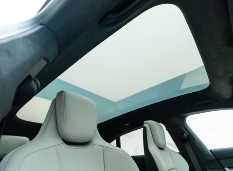 Porsche Taycan GTS Sport Turismo 13