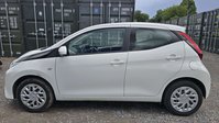 Toyota Aygo 1.0 VVT-i x-play Hatchback 5dr Petrol x-shift Euro 6 (Safety Sense) (71 ps) 6