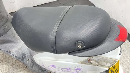 Piaggio Zip 2010 2 STROKE PROJECT SCOOTER SPARES OR REPAIR 50CC 17