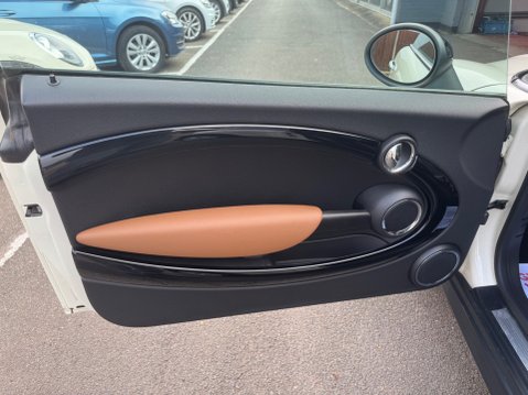 Mini Hatch COOPER 52