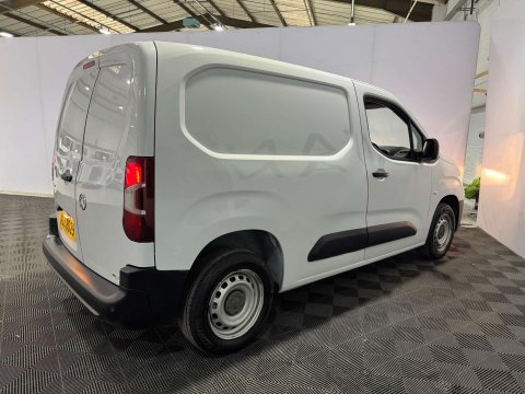 Vauxhall Combo 1.5 Combo 2000 Dynamic TD 72/2022 10