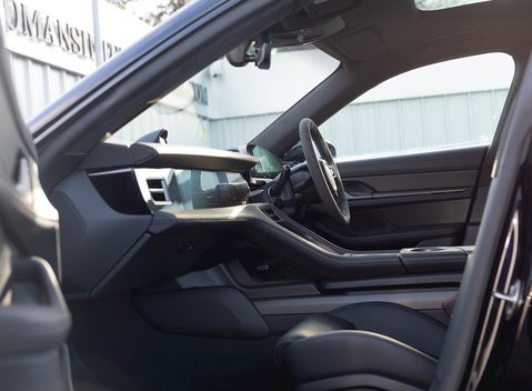 Porsche Taycan Turbo S 16