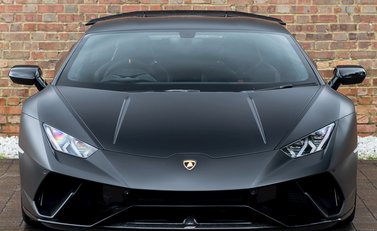 Lamborghini Huracan LP640-4 Performante 4