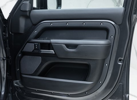 Land Rover Defender 110 V8 Carpathian Edition OVERFINCH 30