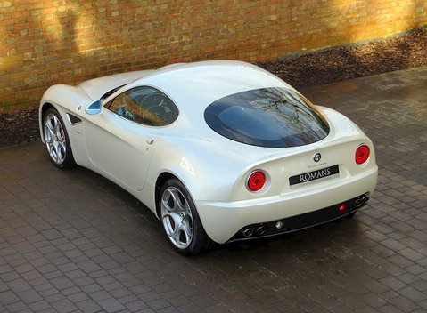 Alfa Romeo 8C Competizione 13