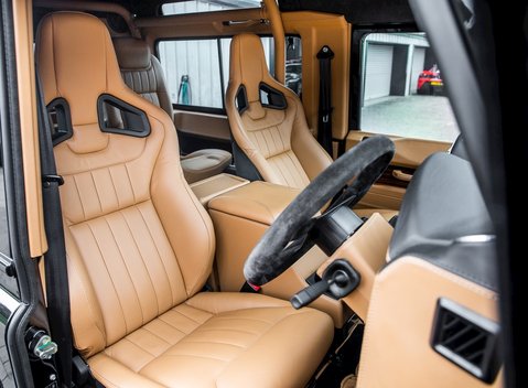 Land Rover Defender 90 XS Bowler 12