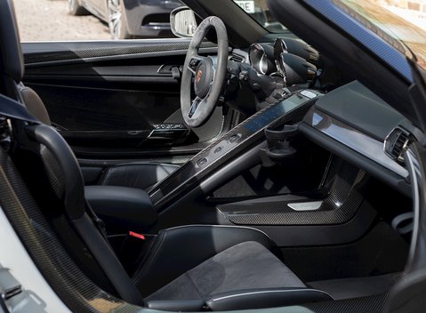 Porsche 918 Spyder Weissach 15