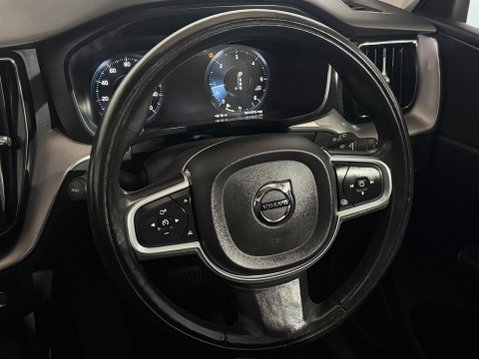 Volvo XC60 D4 MOMENTUM PRO AWD 14