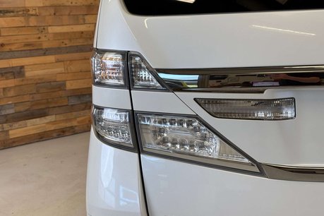 Toyota Vellfire V6 L Edition 73