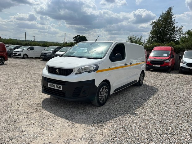 Peugeot Expert MWB L2H1 Low Roof Professional 2700 Air Con Tow Bar EURO 6 NO VAT 2