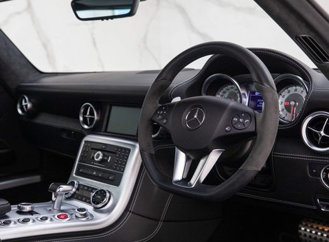 Mercedes-Benz SLS 6.2 63 V8 AMG 2dr 6