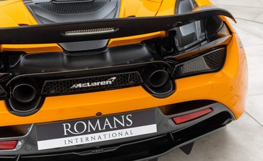 McLaren 720S Spider Peformance 35