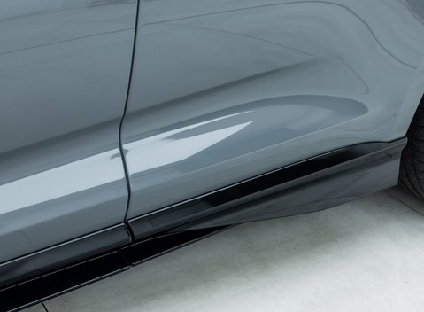 Aston Martin DBX 707 33