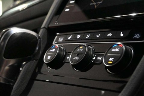 Volkswagen Golf R TSI 4MOTION DSG 23