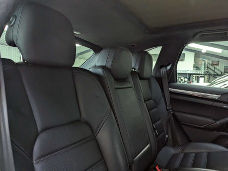 Porsche Cayenne 4.8 Cayenne V8 T Tiptronic S 4WD 5dr 57