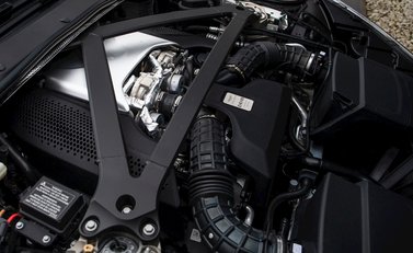 Aston Martin DB11 Volante 27