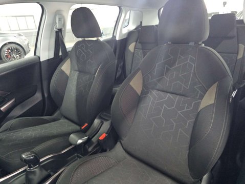 Peugeot 2008 1.2 2008 Active 5dr 21