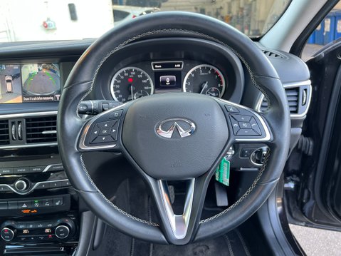 Infiniti Q30 1.6T Premium InTouch Hatchback 5dr Petrol Manual Euro 6 (s/s) (122 ps) 19