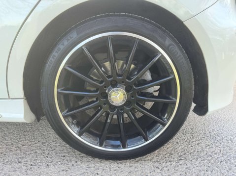 Mercedes-Benz A Class 1.6 A200 AMG Line (Premium Plus) Hatchback 5dr Petrol 7G-DCT Euro 6 (s/s) ( 17