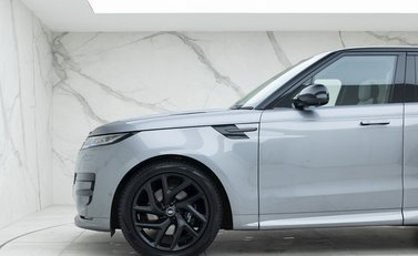 Land Rover Range Rover Sport D300 Dynamic SE 23