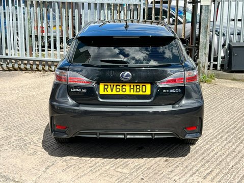 Lexus CT 200H SE 24