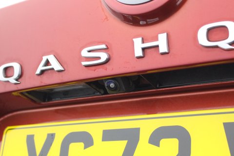 Nissan Qashqai 5dr 1.3 DIG-T MHEV N-Connecta Petrol Hybrid Glass Roof Pack 30