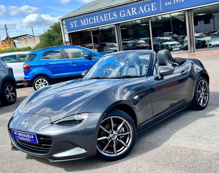 Mazda MX-5 SPORT NAV 1