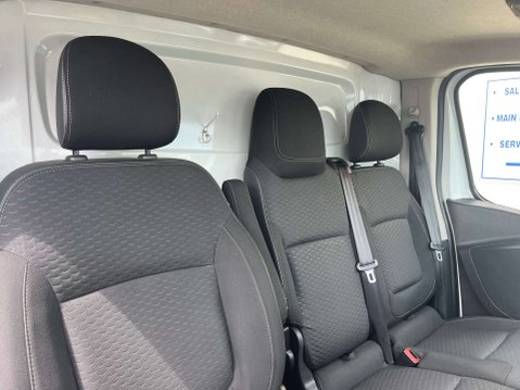 Vauxhall Vivaro 1.6 Vivaro 2900 Sportive CDTi 27