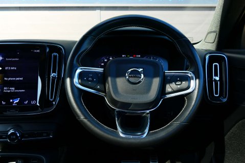 Volvo XC40 1.5 XC40 R-Design T3 Auto 5dr 23