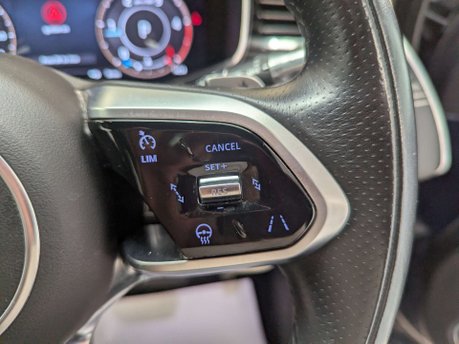 Jaguar F-Pace 2.0 F-PACE R-Dynamic HSE D MHEV AWD Auto 4WD 5dr 77