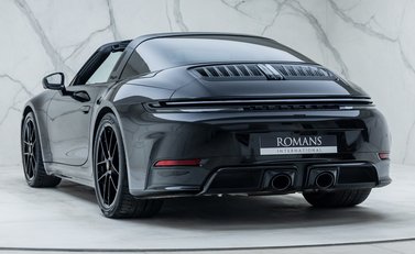 Porsche 911 Targa 4 GTS (992.2) 13