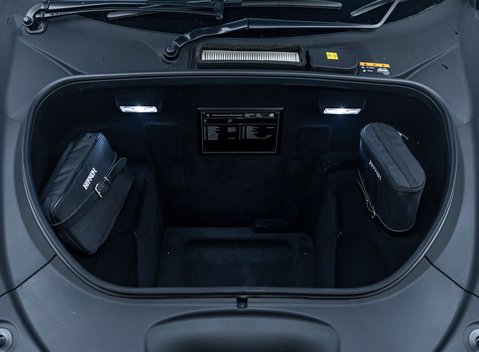 Ferrari F8 SPIDER 31