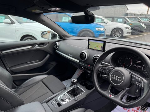 Audi A3 S LINE TFSI BLACK EDITION 24