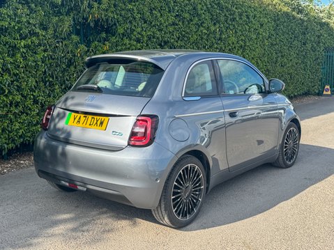 Fiat 500e La Prima 42kWh Hatchback 3dr Electric Auto (118 ps) 39