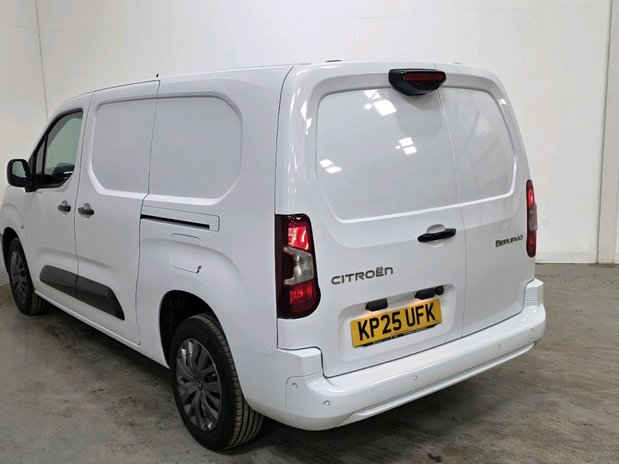 Citroen Berlingo BERLINGO XL DIESEL 1.5 Blue HDi 100ps Van Driver 11