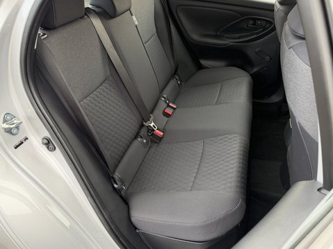 Toyota Yaris 1.5 Hybrid Icon 5dr CVT 32