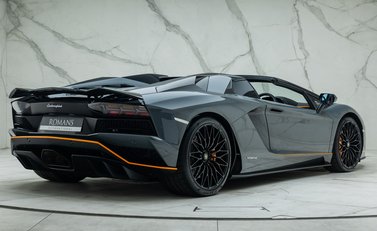 Lamborghini Aventador S LP 740-4 ROADSTER 9