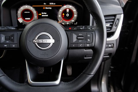 Nissan Qashqai DIG-T N-CONNECTA MHEV 19