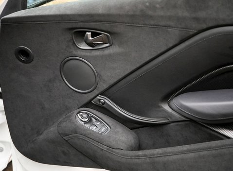 Aston Martin V8 Vantage 20