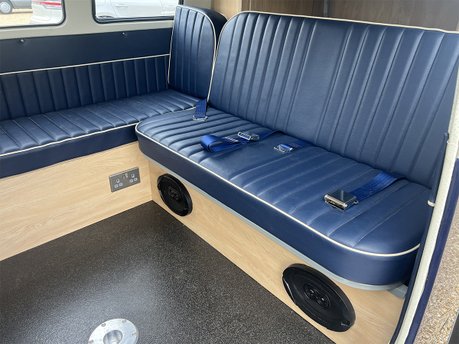 Volkswagen Campervan Split-Screen 65