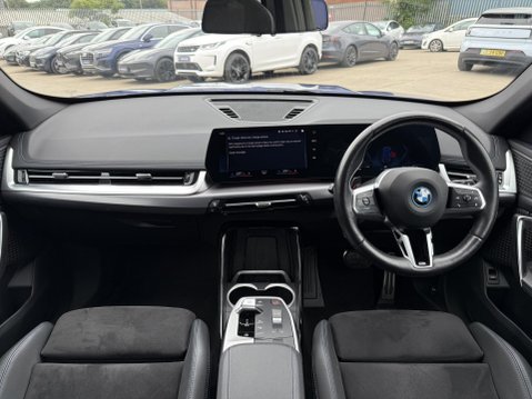 BMW iX1 30 66.5kWh M Sport SUV 5dr Electric Auto xDrive (11kW Charger) (313 ps) 31