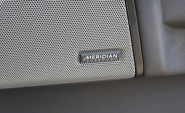 Land Rover Discovery 3.0 SDV6 12