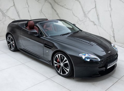 Aston Martin V12 Vantage ROADSTER 14