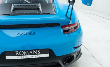 Porsche 911 GT2 RS Weissach (991) 29