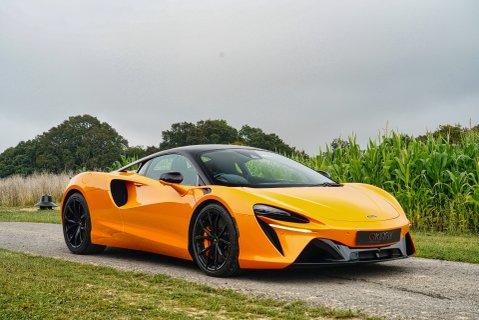 McLaren Artura 2