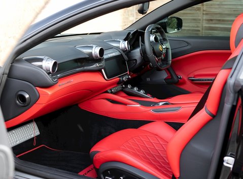 Ferrari GTC4 Lusso 14