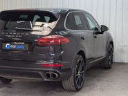 Porsche Cayenne 4.8 Cayenne V8 T Tiptronic S 4WD 5dr 35
